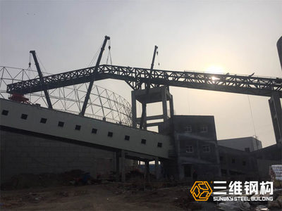 慶祝八一熱電出煤系統(tǒng)鋼結(jié)構棧橋項目成功合攏